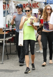 Ian Somerhalder & Nikki Reed - at the farmer's market in Sherman Oaks (July 20, 2014) - 152xHQ V5fgEc3Z
