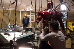 Robert Downey Jr., Jeff Bridges, Gwyneth Paltrow, Terrence Howard - промо стиль и постеры к фильму "Iron Man (Железный человек)", 2008 (113хHQ) VUkOVbOy