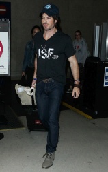 Ian Somerhalder - Arriving at LAX airport in Los Angeles - July 13, 2014 - 17xHQ VzxFXxAk