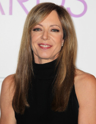 Allison Janney - 2014 People's Choice Awards nominations announcement at The Paley Center for Media (Beverly Hills, November 5, 2013) - 11xHQ WsHYIwO2