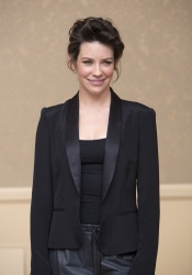 Evangeline Lilly - 'The Hobbit: The Desolation Of Smaug' Press Conference at The Beverly Hilton Hotel on December 3, 2013 in Beverly Hills, California - 12xHQ WyBHO7VD
