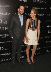 Jennifer Lawrence и Bradley Cooper - Attends a screening of 'Serena' hosted by Magnolia Pictures and The Cinema Society with Dior Beauty, Нью-Йорк, 21 марта 2015 (449xHQ) YeobAzLP