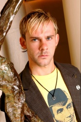 Dominic Monaghan - Unknown photoshoot - 3xHQ Z6Cr7QLY