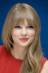Taylor Swift - Dr. Zeuss' The Lorax press conference portraits by Vera Anderson (Hollywood, February 7, 2012) - 20xHQ B8ZqvUZK