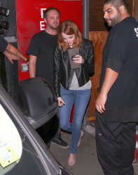 Andrew Garfield & Emma Stone - Leaving an Arcade Fire concert in Los Angeles - May 27, 2015 - 108xHQ BENotLJa