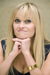 Reese Witherspoon - This Means War press conference portraits by Vera Anderson (Beverly Hills, February 4, 2012) - 14xHQ BTKRRIug