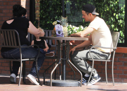 Josh Duhamel - Josh Duhamel - Out for lunch with his son in Santa Monica - April 27, 2015 - 30xHQ BWQmfcZB