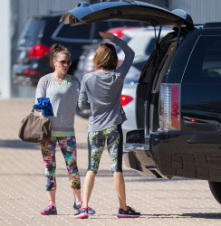 Brooke Burke - Leaving the gym in Malibu - February 15, 2015 (13xHQ) CYqelegR