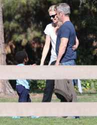 Sean Penn and Charlize Theron - enjoy a day the park in Studio City, California with Charlize's son Jackson on February 8, 2015 (28xHQ) CnWOFwv7