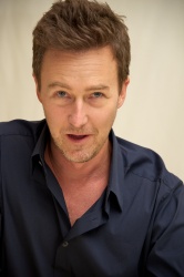 Edward Norton - The Bourne Legacy press conference portraits by Vera Anderson (Beverly Hills, July 20, 2012) - 10xHQ DOGAqhMF
