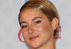 Shailene Woodley - 2014 Teen Choice Awards, Los Angeles August 10, 2014 - 363xHQ DwEQsfPT