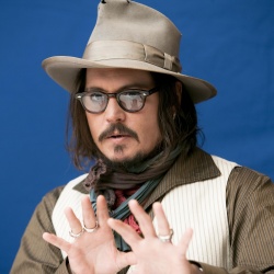 Johnny Depp - "The Tourist" press conference portraits by Armando Gallo (New York, December 6, 2010) - 31xHQ EIzM66ms