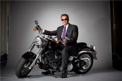 Arnold Schwarzenegger - Arnold Schwarzenegger - Robert Gallagher Photoshoot - 8xHQ EeOJJDZS