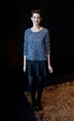 Anne Hathaway - Les Miserables press conference portraits by Magnus Sundholm (New York, December 2, 2012) - 12xHQ F6uxvh76