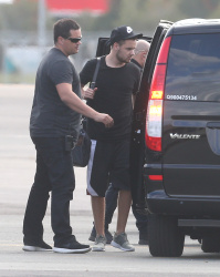 Harry Styles, Niall Horan and Liam Payne - Arriving in Brisbane, Australia - February 11, 2015 - 17xHQ FGY1jNLB