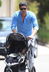 Josh Duhamel - Out and about in Brentwood - May 9, 2015 - 22xHQ FqWRzcLE