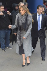 Jennifer Lopez - Leaving 'Good Morning America' in NYC, 19 января 2015 (16xHQ) G20ZVtmQ