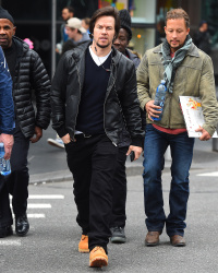 Mark Wahlberg - talking on his phone seen walking around New York City (December 14, 2014) - 19xHQ GhLkF7V1