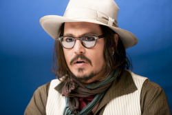 Johnny Depp - "The Tourist" press conference portraits by Armando Gallo (New York, December 6, 2010) - 31xHQ H0da23tK