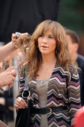 Jennifer Lopez - On the set of The Back-Up Plan in NYC (16.07.2009) - 120xHQ IWB49gNW