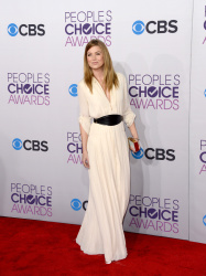 Ellen Pompeo - 39th Annual People's Choice Awards at Nokia Theatre L.A. Live in Los Angeles - January 9. 2013 - 42xHQ JACQFt0v