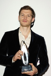 Joseph Morgan, Persia White - 40th People's Choice Awards held at Nokia Theatre L.A. Live in Los Angeles (January 8, 2014) - 114xHQ JBIncfBd
