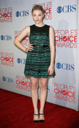 Chloe Moretz - 2012 People's Choice Awards at the Nokia Theatre (Los Angeles, January 11, 2012) - 335xHQ K6wYlf0a