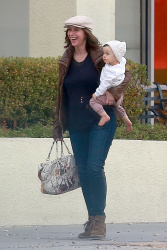 Jennifer Love Hewitt - Jennifer Love Hewitt - Out for lunch in West Hollywood, 13 января 2015 (20xHQ) KBU3UcOb