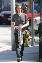 Andrew Garfield - Andrew Garfield - Outside a gym in Los Angeles - May 27, 2015 - 18xHQ KXkP2eKC
