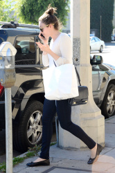 Emmy Rossum - Goes shopping in West Hollywood - February 10, 2015 (22xHQ) LFnOuQA3