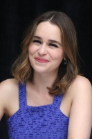 Эмилия Кларк (Emilia Clarke) 'Me Before You' Press Conference at the Ritz Carlton Hotel in New York City (May 21, 2016) - 57xНQ LJrvzmm9