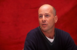 Bruce Willis - "The Sixth Sense" press conference portraits by Armando Gallo (Los Angeles, September 1, 1999) - 2xHQ LsJgw1wD