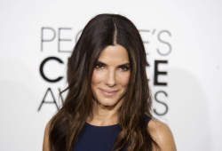 Sandra Bullock - 40th Annual People's Choice Awards at Nokia Theatre L.A. Live in Los Angeles, CA - January 8 2014 - 332xHQ M7owfqV5