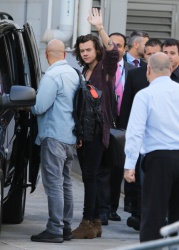 Harry Styles - Arriving into Sydney Airport in Sydney, Australia - February 5, 2015 - 13xHQ MMjNSAMz
