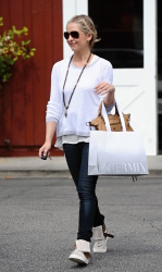 Sarah Michelle Gellar - Brentwood Country Mart in Brentwood, 7 марта 2014 (16xHQ) NwQ5ofZG
