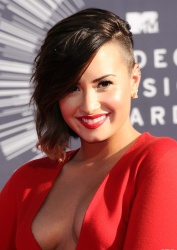 Demi Lovato - At the MTV Video Music Awards, August 24, 2014 - 112xHQ Owdlb7qV