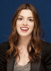 Anne Hathaway - "Love And Other Drugs" press conference portraits by Armando Gallo (Los Angeles, November 6, 2010) - 8xHQ PzBzuqFg