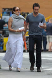 Jennifer Lopez - On the set of The Back-Up Plan in NYC (16.07.2009) - 120xHQ QEuzfCsw