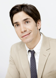 Justin Long - Justin Long - "Going The Distance" press conference portraits by Armando Gallo (Los Angeles, August 13, 2010) - 7xHQ QPgEsv8m