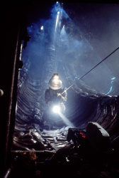 Ian Holm, Sigourney Weaver - постеры и промо стиль к фильму "Alien (Чужой)", 1979 (70хHQ) RKN1NJWH