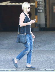 Malin Akerman - Out and about in LA - February 19, 2015 (14xHQ) S7u0s1OX