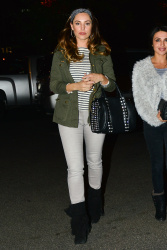 Kelly Brook - Out for dinner in LA - March 3, 2015 (15xHQ) SM2K87rN