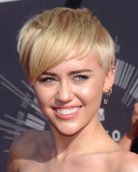 Miley Cyrus - 2014 MTV Video Music Awards in Los Angeles, August 24, 2014 - 350xHQ UWjhPJHi