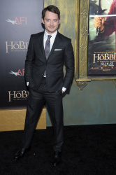 Elijah Wood - 'The Hobbit An Unexpected Journey' New York Premiere benefiting AFI at Ziegfeld Theater in New York - December 6, 2012 - 18xHQ UpdaMALm