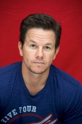 Mark Wahlberg - Mark Wahlberg - Pain & Gain press conference portraits by Vera Anderson (Miami, April 13, 2013) - 2xHQ V7OPZC0D