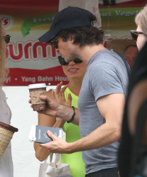 Ian Somerhalder & Nikki Reed - at the farmer's market in Sherman Oaks (July 20, 2014) - 152xHQ WdH0SMVY