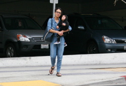 Jordana Brewster - Out with her son in Santa Monica - February 27, 2015 (7xHQ) ZJj8wftA