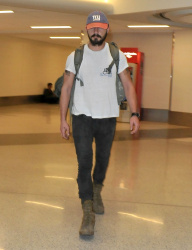 Shia LaBeouf - Shia LaBeouf - Arriving at LAX airport in Los Angeles - January 31, 2015 - 16xHQ ZZMDlUZz