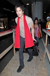 Ian Somerhalder - Spotted at LAX Airport in Los Angeles (July 24, 2014) - 24xHQ ZgooBgp7